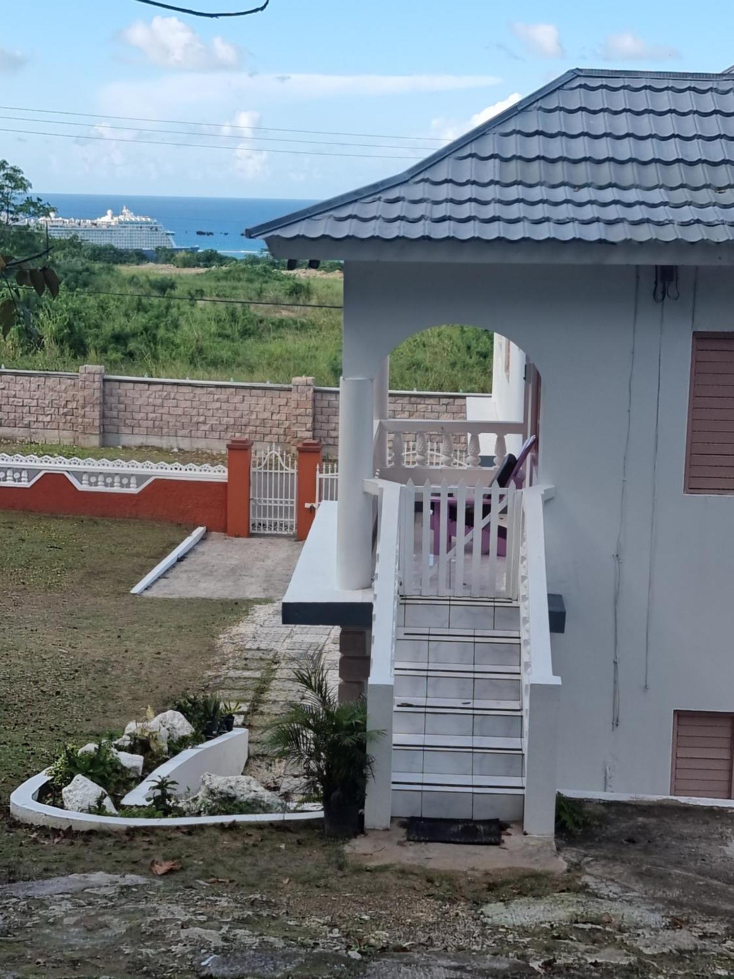 Shaw Park Gem Apt 12D Ocho Rios Bagian luar foto