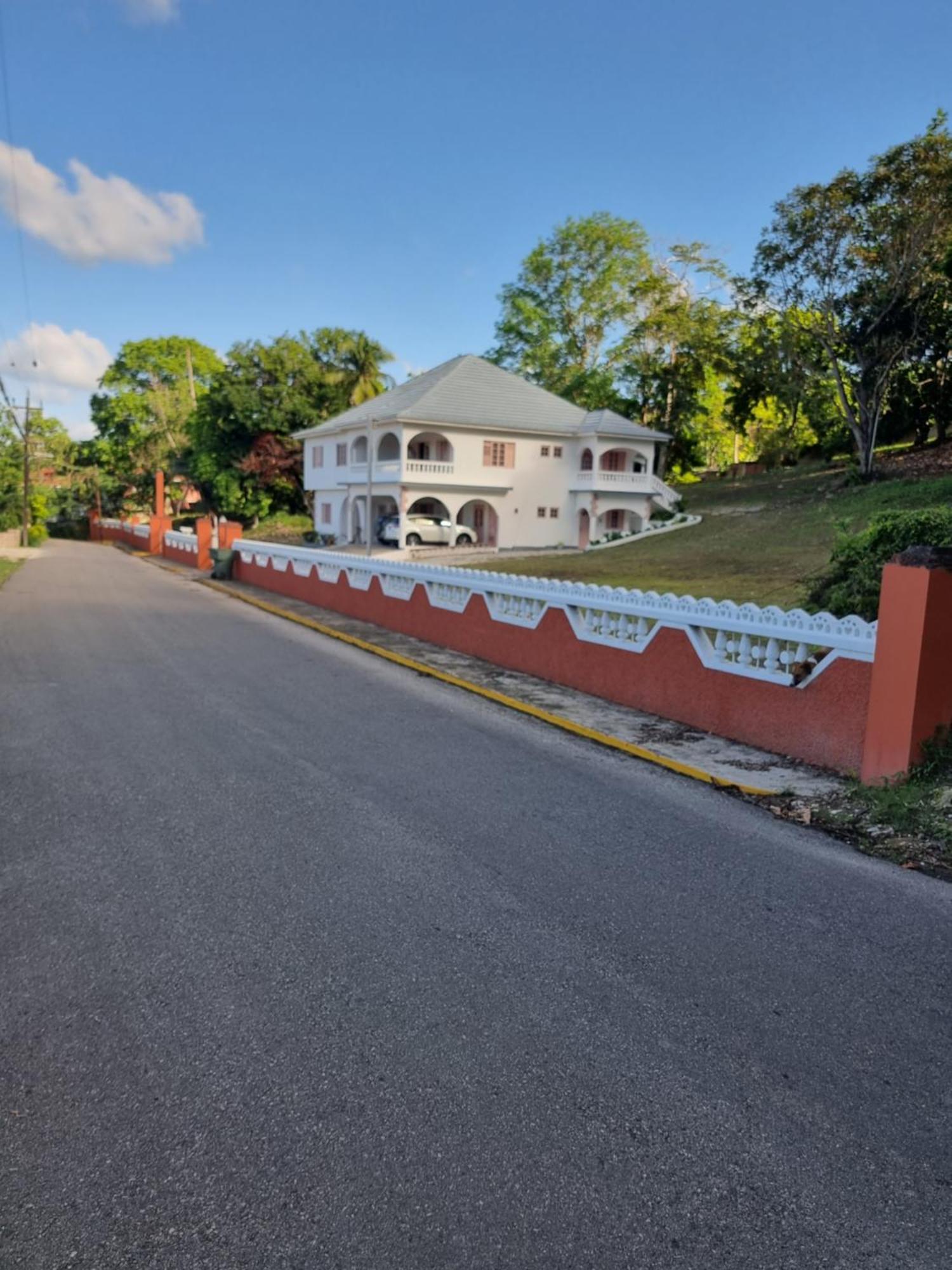 Shaw Park Gem Apt 12D Ocho Rios Bagian luar foto